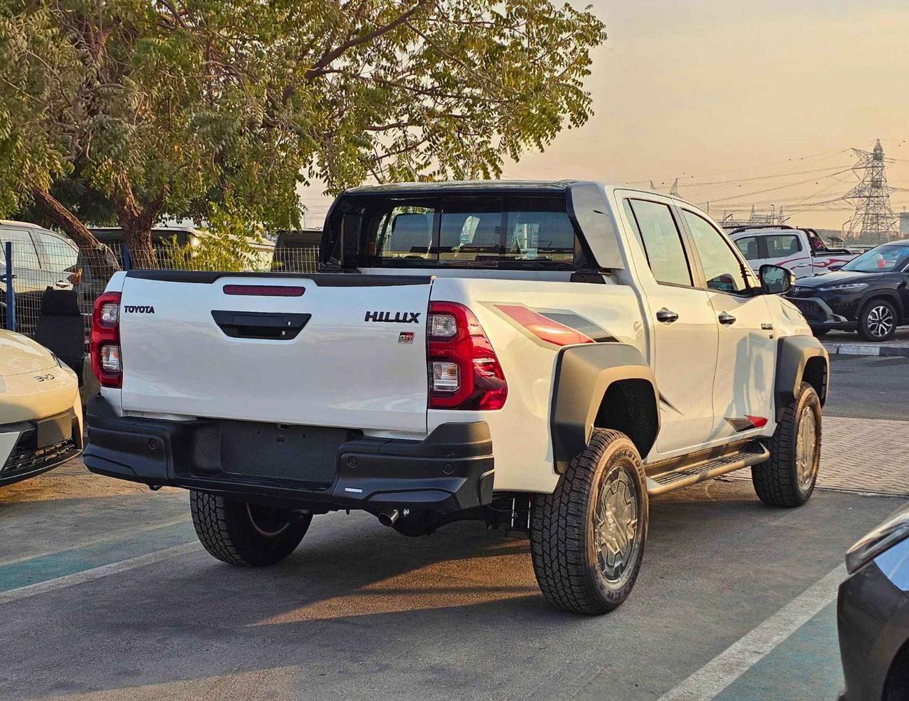 تويوتا هيلوكس GR SPORT/DOUBLE CABIN WIDE BODY/4.0L V6 PETROL /OVER FENDER /360*CAMERA / DRIVER PWR SEATS (CODE #H4