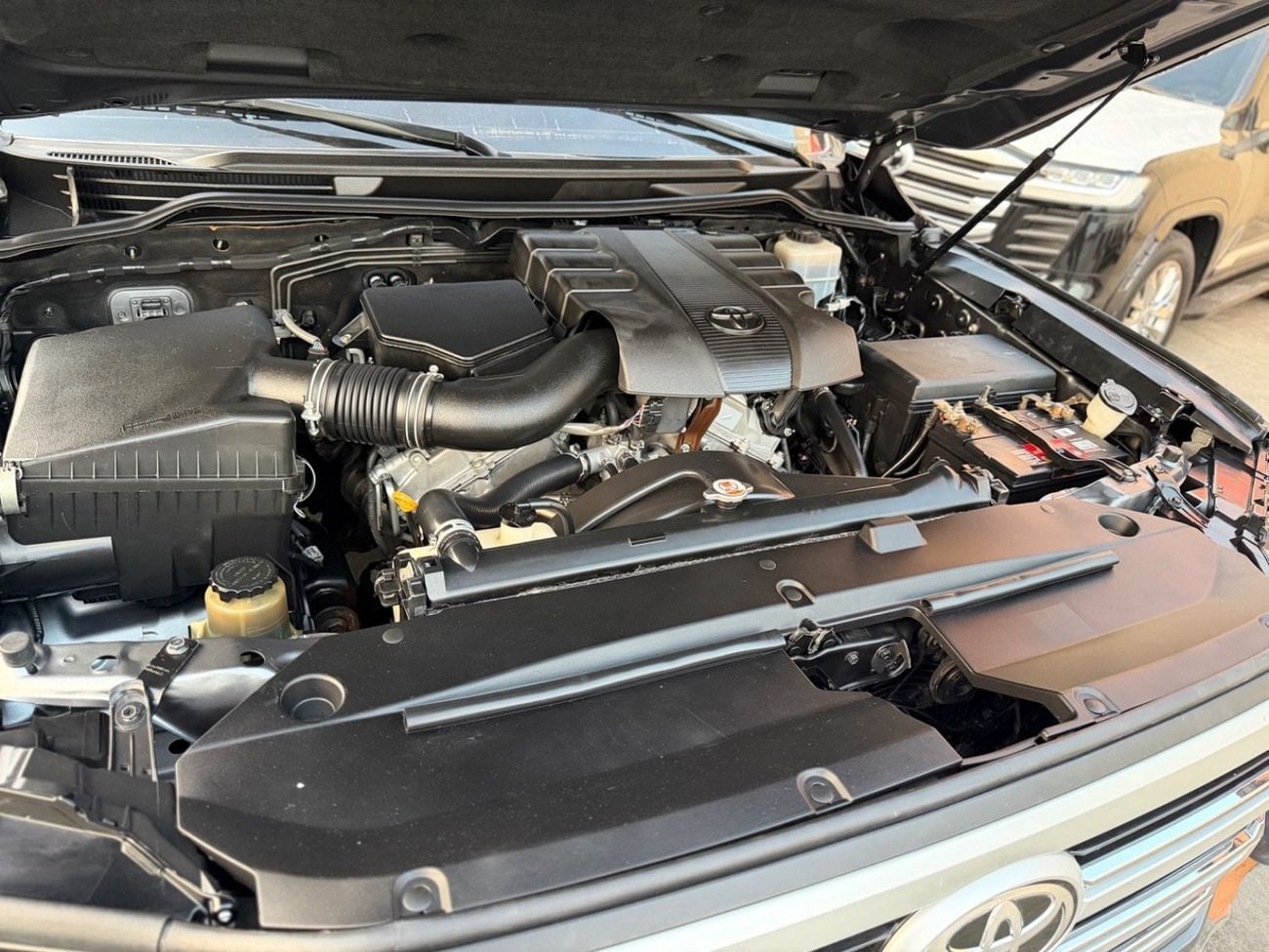 تويوتا لاند كروزر VXR 4.0L (271 HP) 4WD