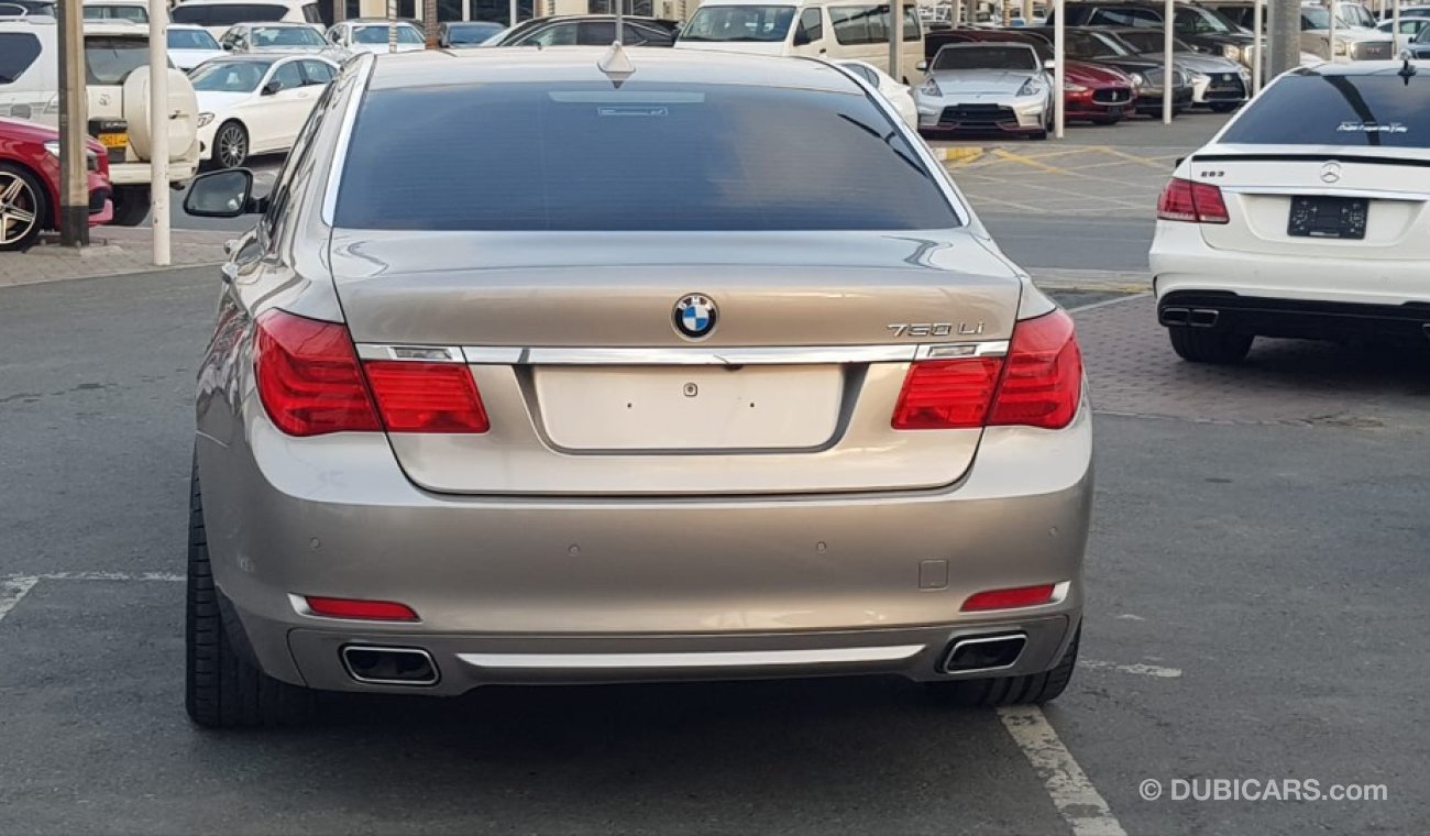 بي أم دبليو 750Li موديل 2010 واد اليابان حاله ممتازه جدا من الداخل والخارج فل مواصفات كراسي جلد ومثبت سرعه وتحكم كهربي