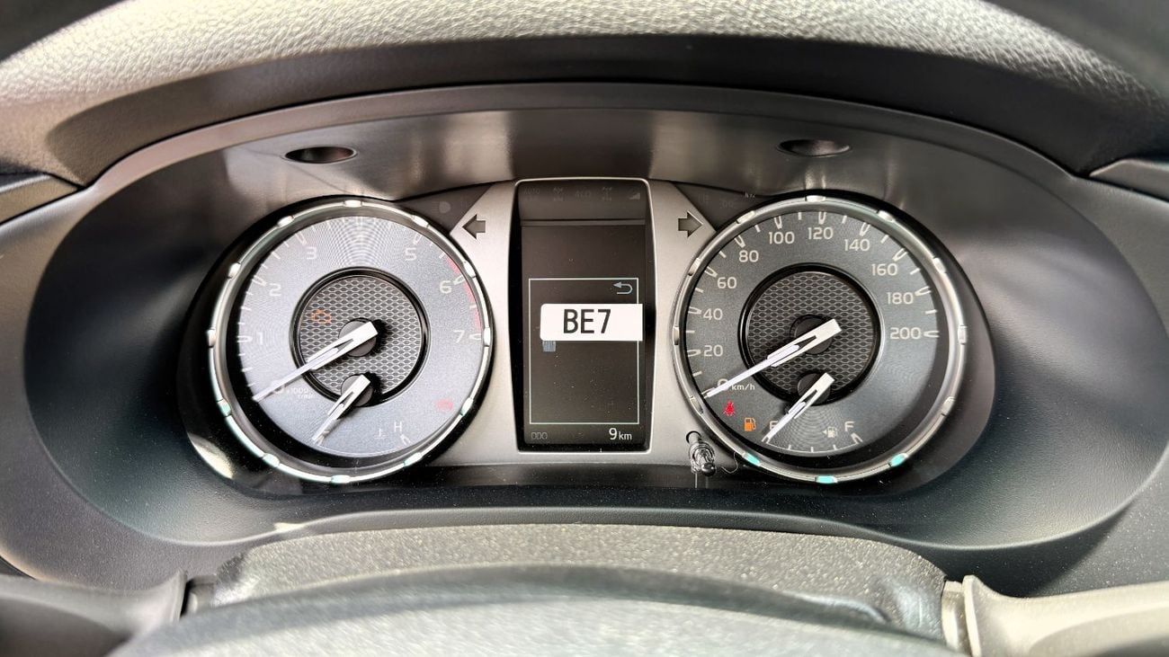 تويوتا هيلوكس GL Toyota Hilux 2.7L Petrol MT SC 4x4 2025YM