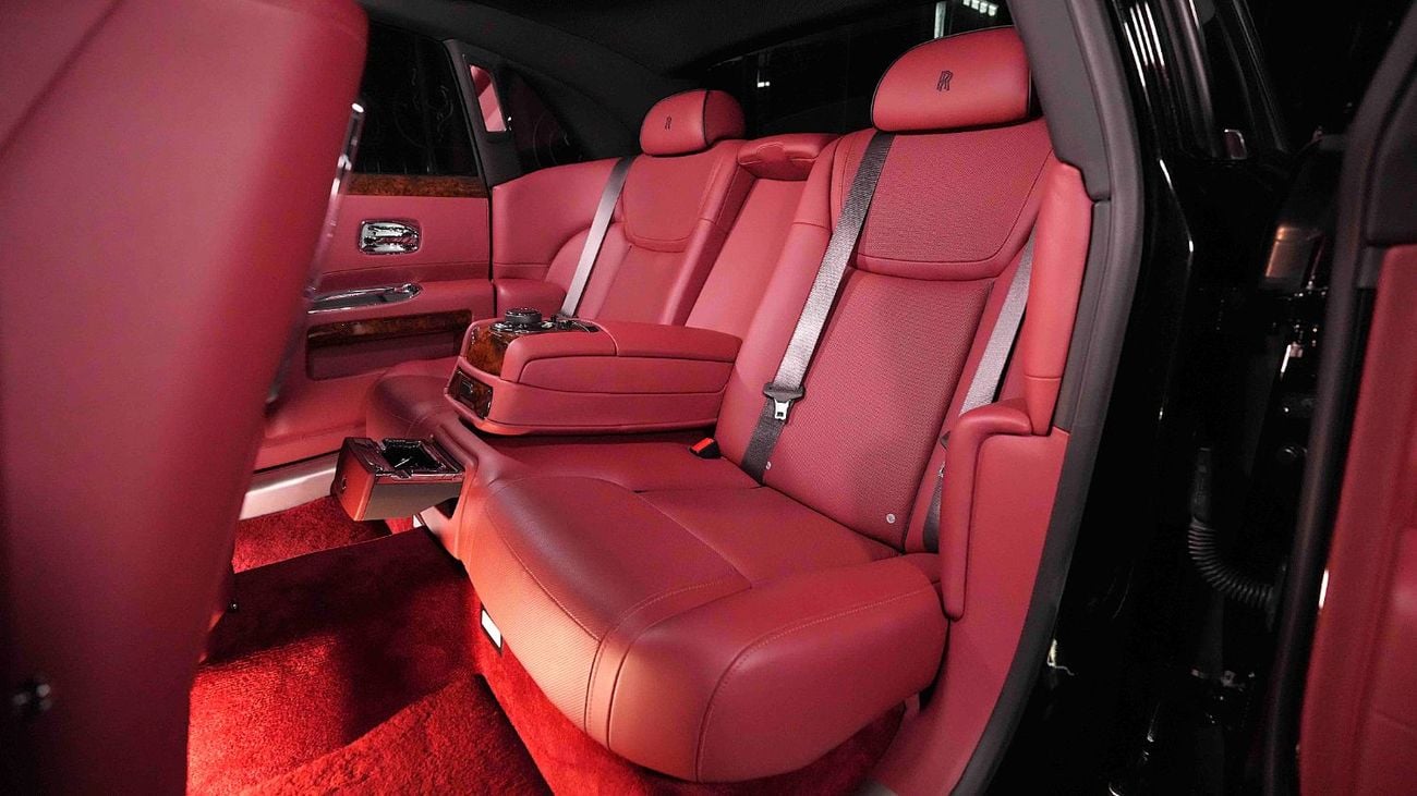 Rolls-Royce Ghost | NEGOTIABLE PRICE | FULLY LOADED | IMMACULATE CONDITION | GCC SPEC