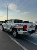Mitsubishi L200 GL Double Cab Petrol 2.4L Mitsubishi L200 2.4L Full Option EXPORT ONLY!!!