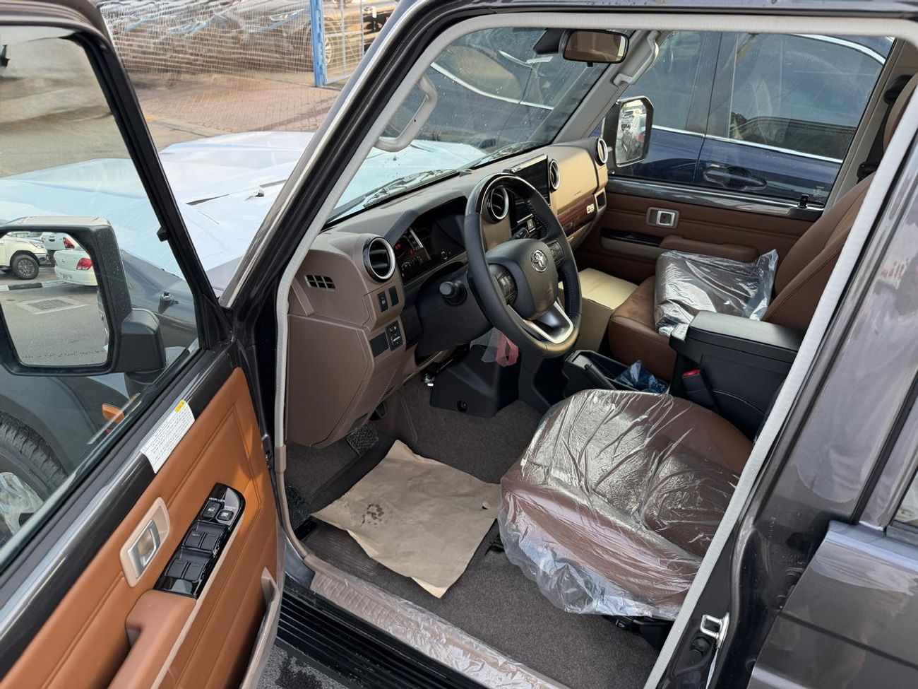 Toyota Land Cruiser 70 76 4.0L PETROL V6 AUTOMATIC TRANSMISSION ( FOR RE-EXPORT ONLY )