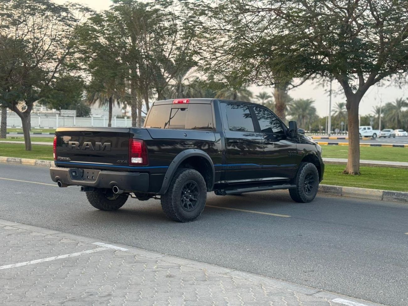 Dodge Ram Van DODGE RAM 1500 HEMI 5.7 LIMITED MODEL 2016