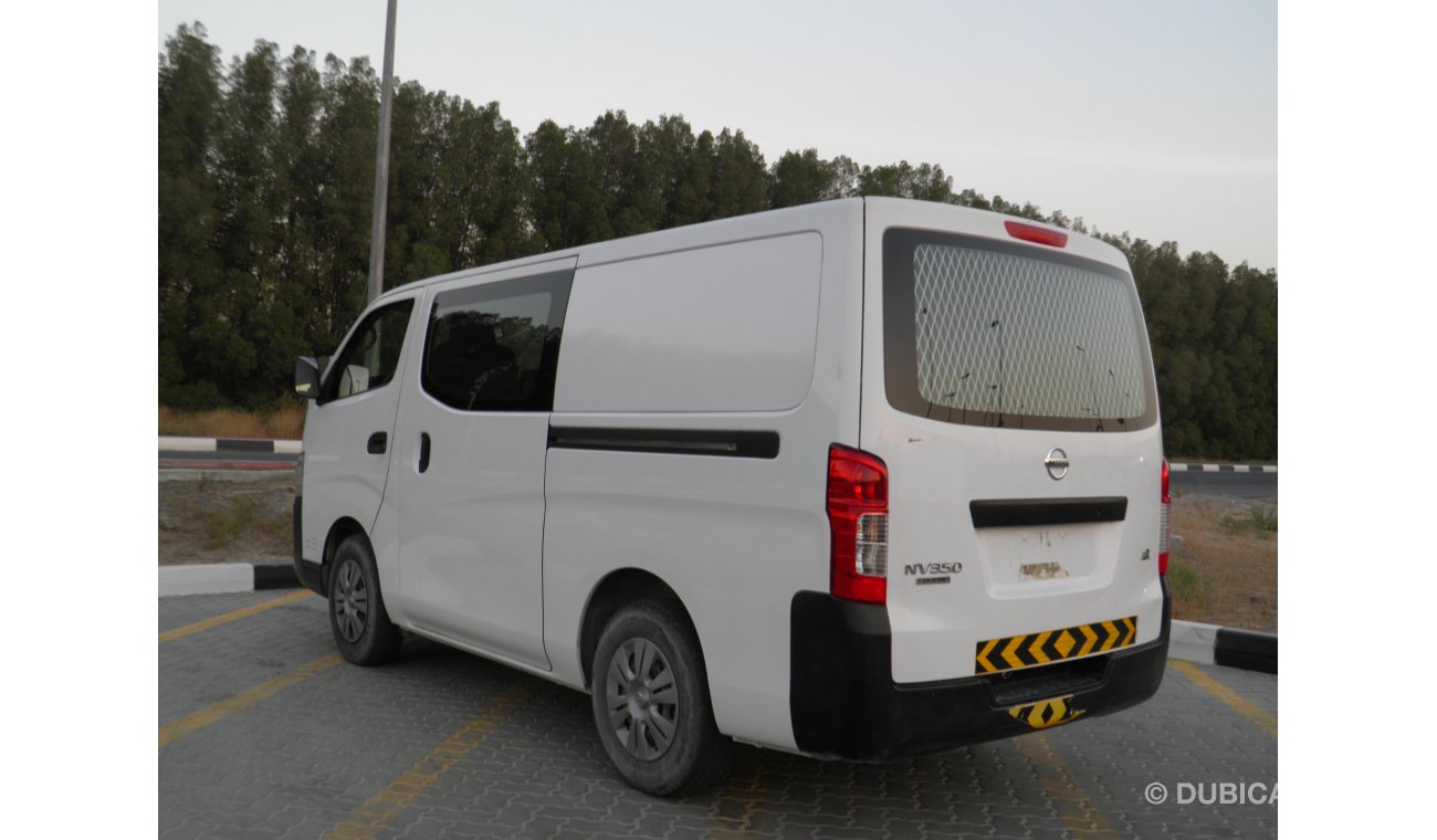 نيسان أورفان half panel van 6 seats 2016 Ref# AD58