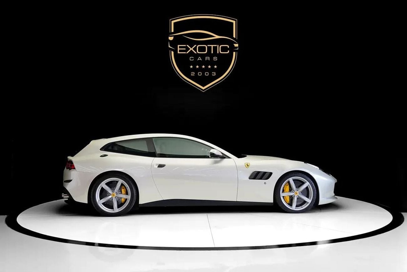فيراري جي تي سي 4  لوسو LUSSO