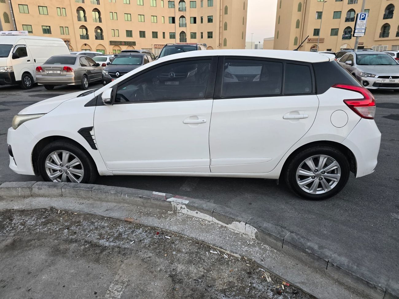 Toyota Yaris SE 1.5L Hatchback