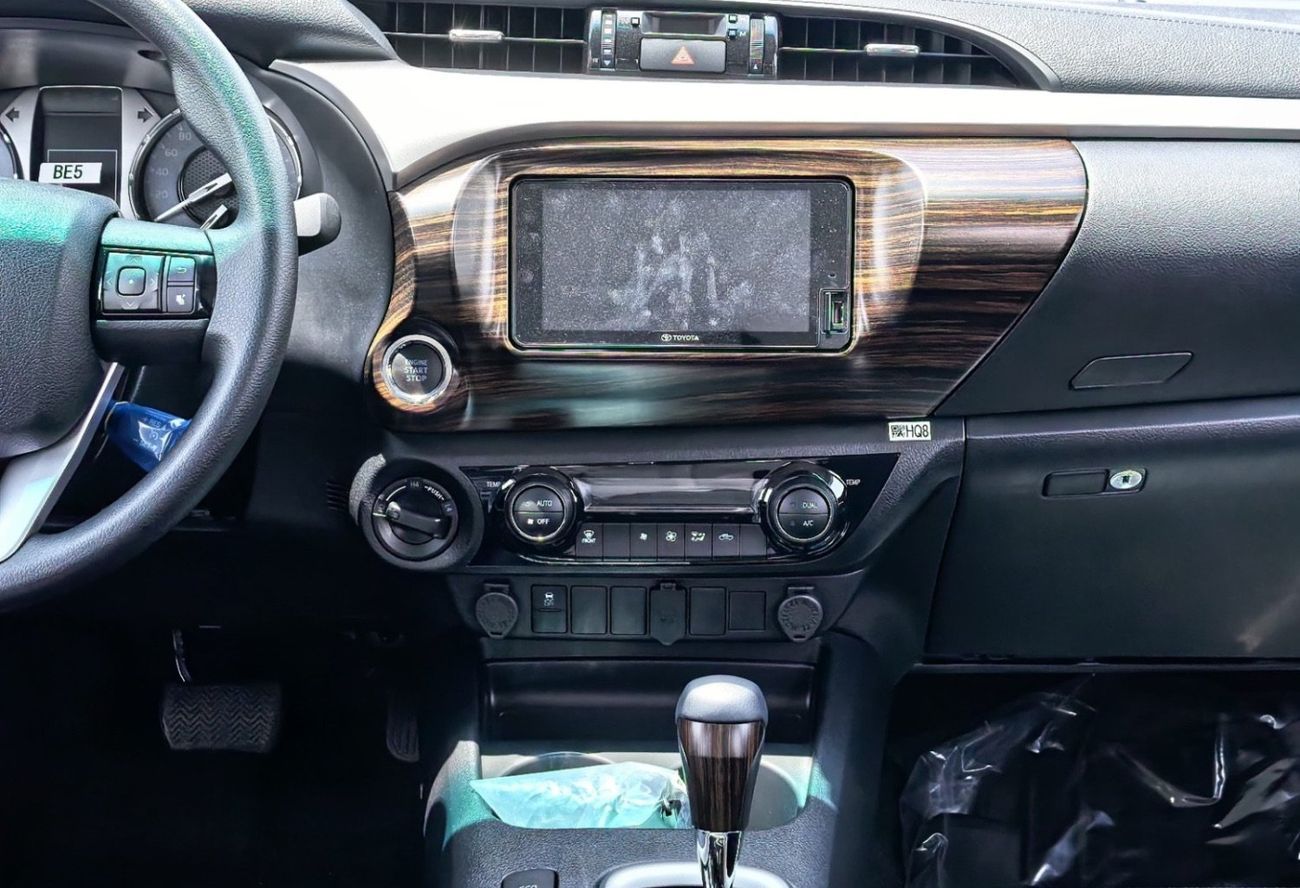 Toyota Hilux D/CAB,PICKUP,2.7L,4X4,DIGITAL AC,WOODEN INTERIOR,BLIND SPOT,DVD+CAMERA,DIFF LOCK,A/T,2025MY ( FOR EX