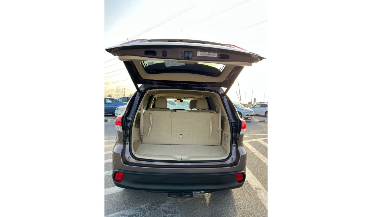 Toyota Highlander 2017 Toyota Highlander XLE Full Option  - Rare Brown Color