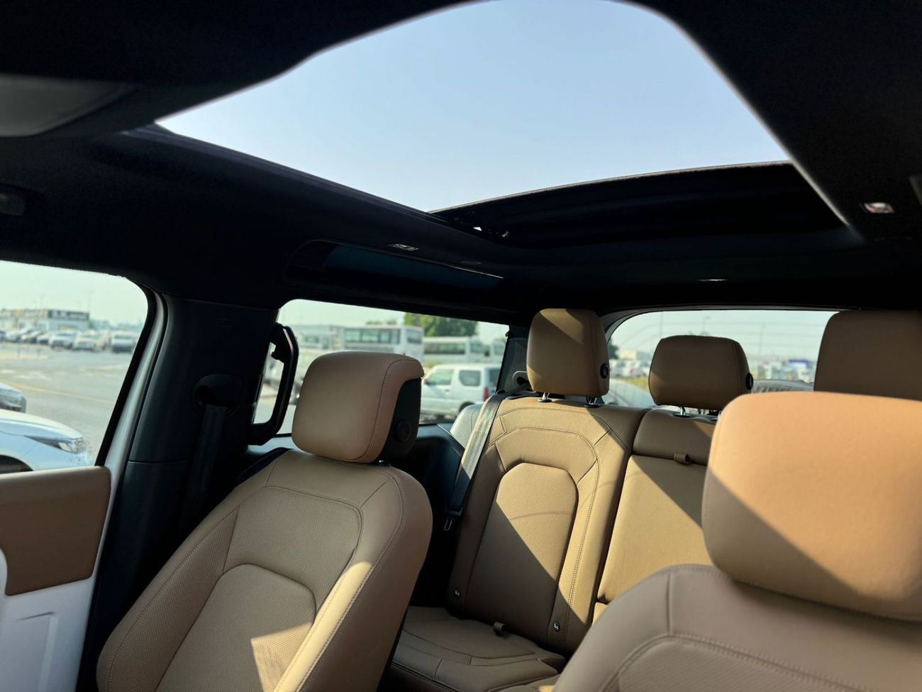 Land Rover Defender P400 90 SE 3.0L (5 Seater)