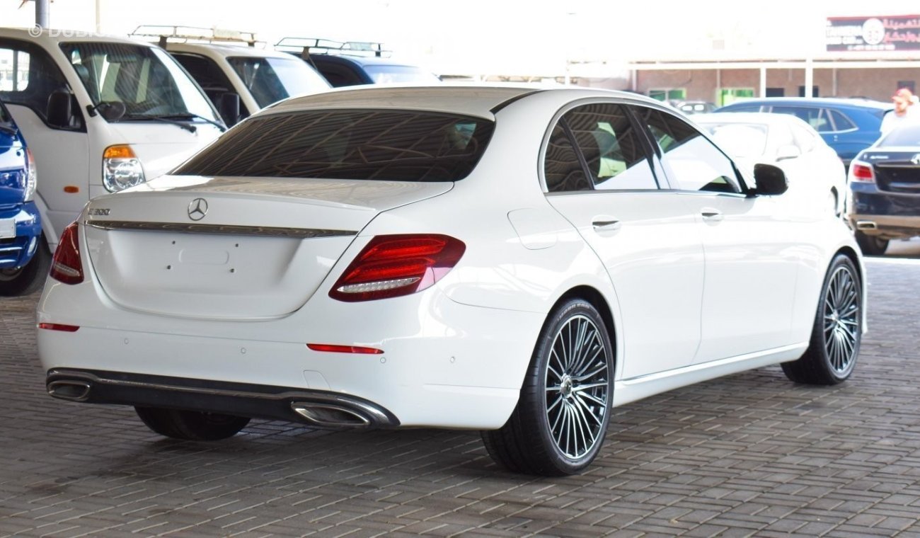 مرسيدس بنز E300 مرسيدس E300  سنة الصنع 2019  اللون الخراجي ابيض  اللون الداخلي بني  فتحه  مرايا و زجاج واقفال وكراسي