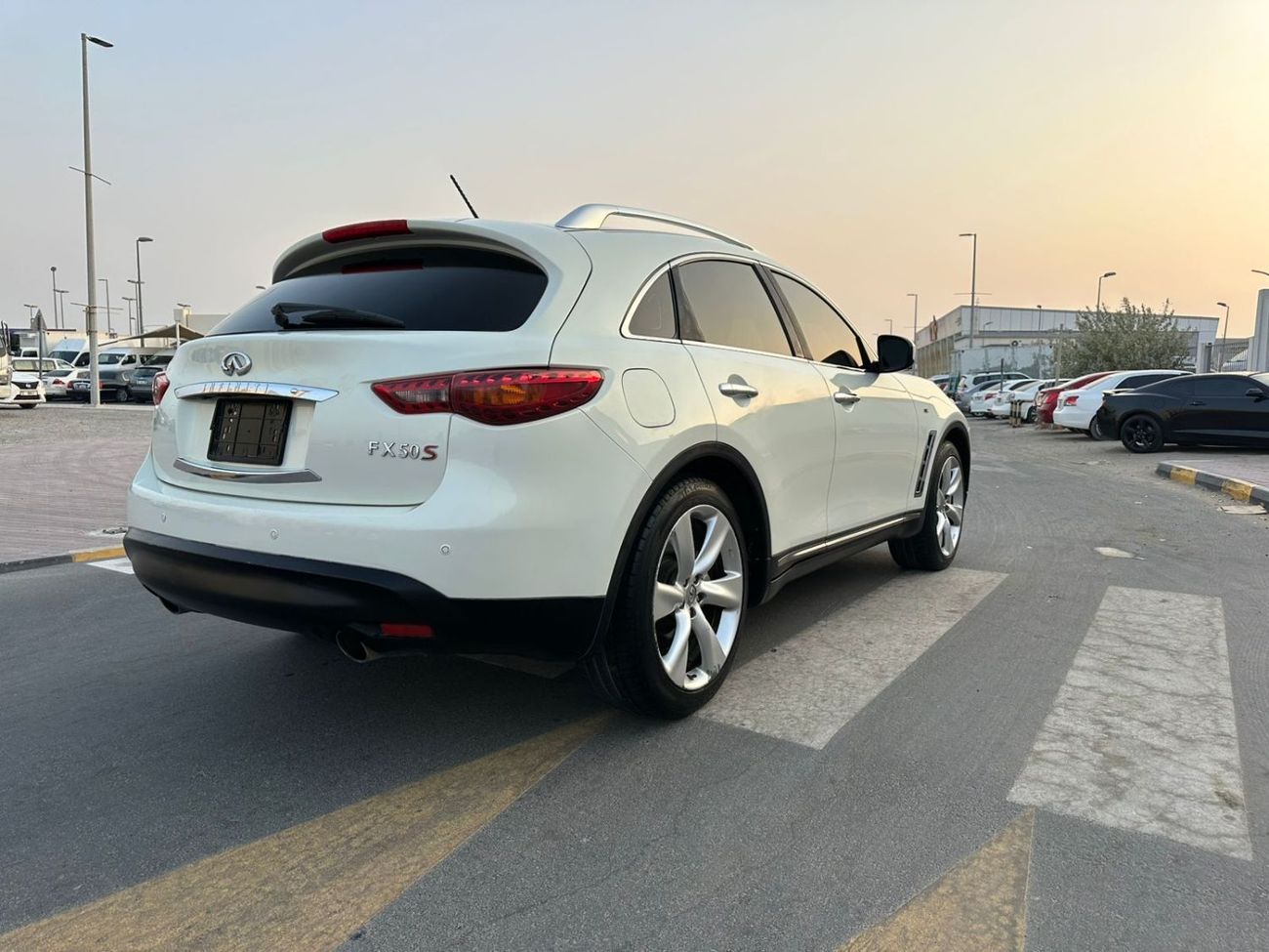 إنفينيتي FX50 