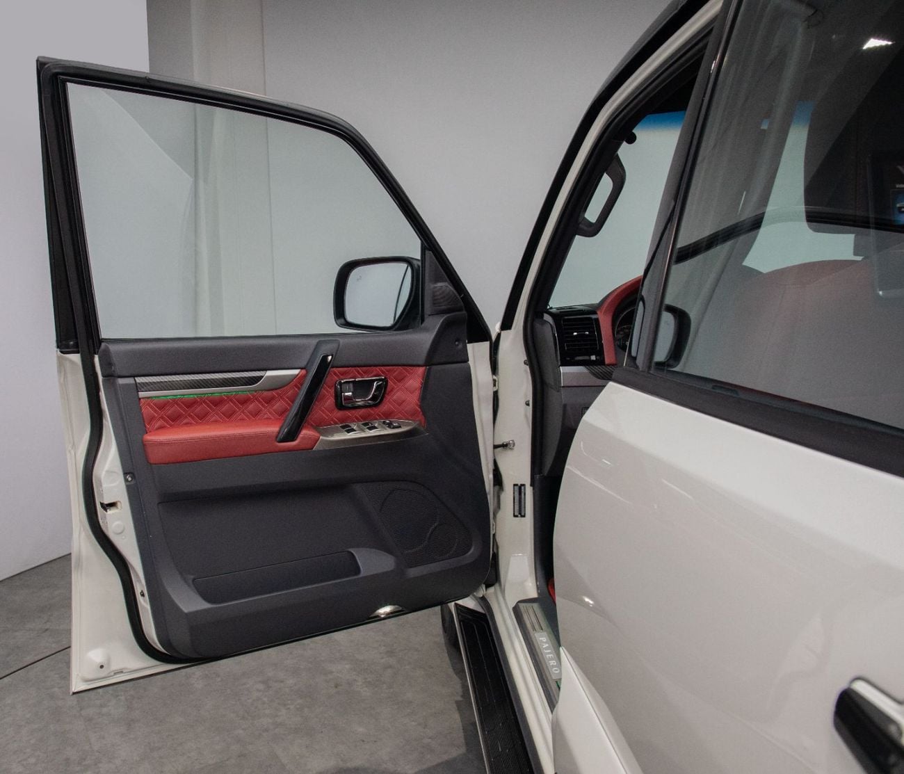 Mitsubishi Pajero GLS H/L SIGNATURE EDI