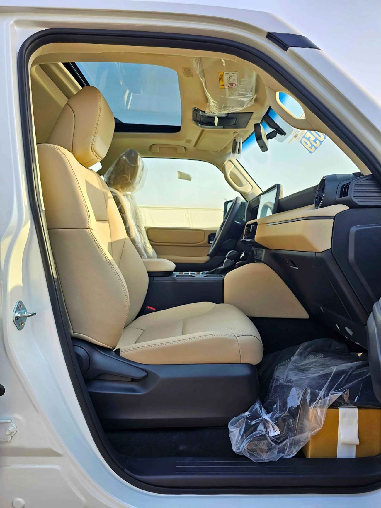 Toyota Prado ALL ROUNDER TURBO / 2.4T V4 PETROL / DRIVER PWR SEAT WITH LEATHER SEATS / FULL OPTION (CODE # P24AR)