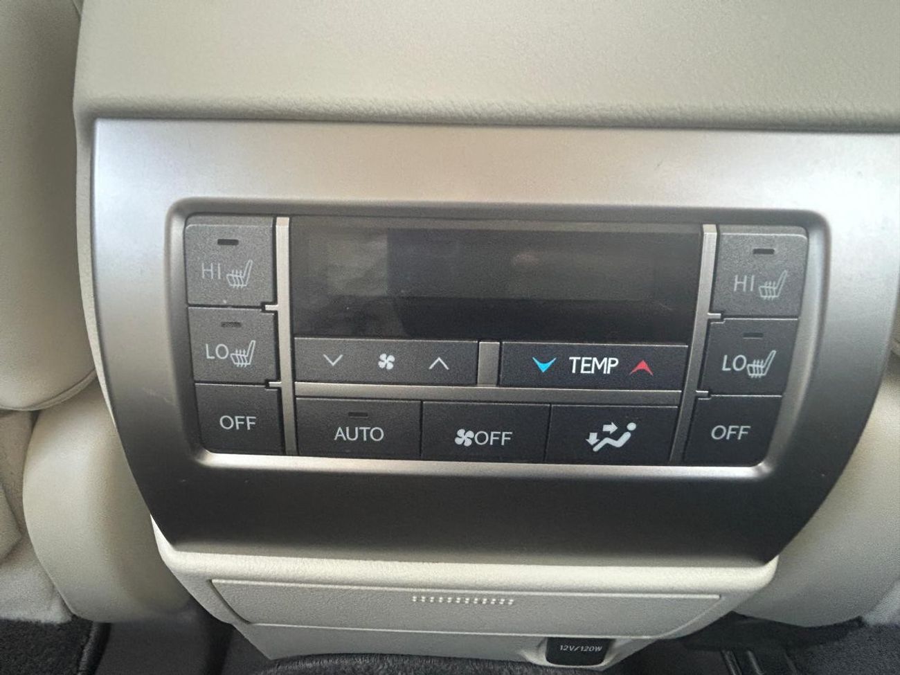 Lexus GX460 Platinum 4.6L FULL OPTION 2017 GCC LOW MILEAGE SINGLE OWNER WITH FSH IN MINT CONDITION