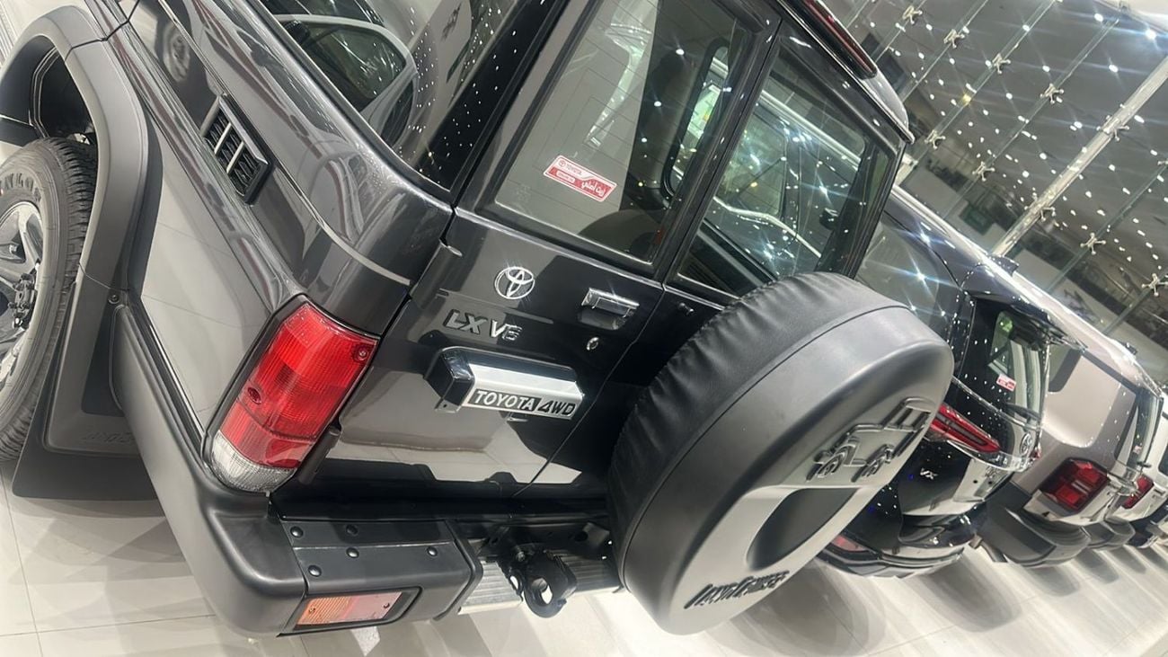 تويوتا لاند كروزر 70 2026 Toyota Land Cruiser 76 4.0L Petrol AT with radar - Saudi Specs