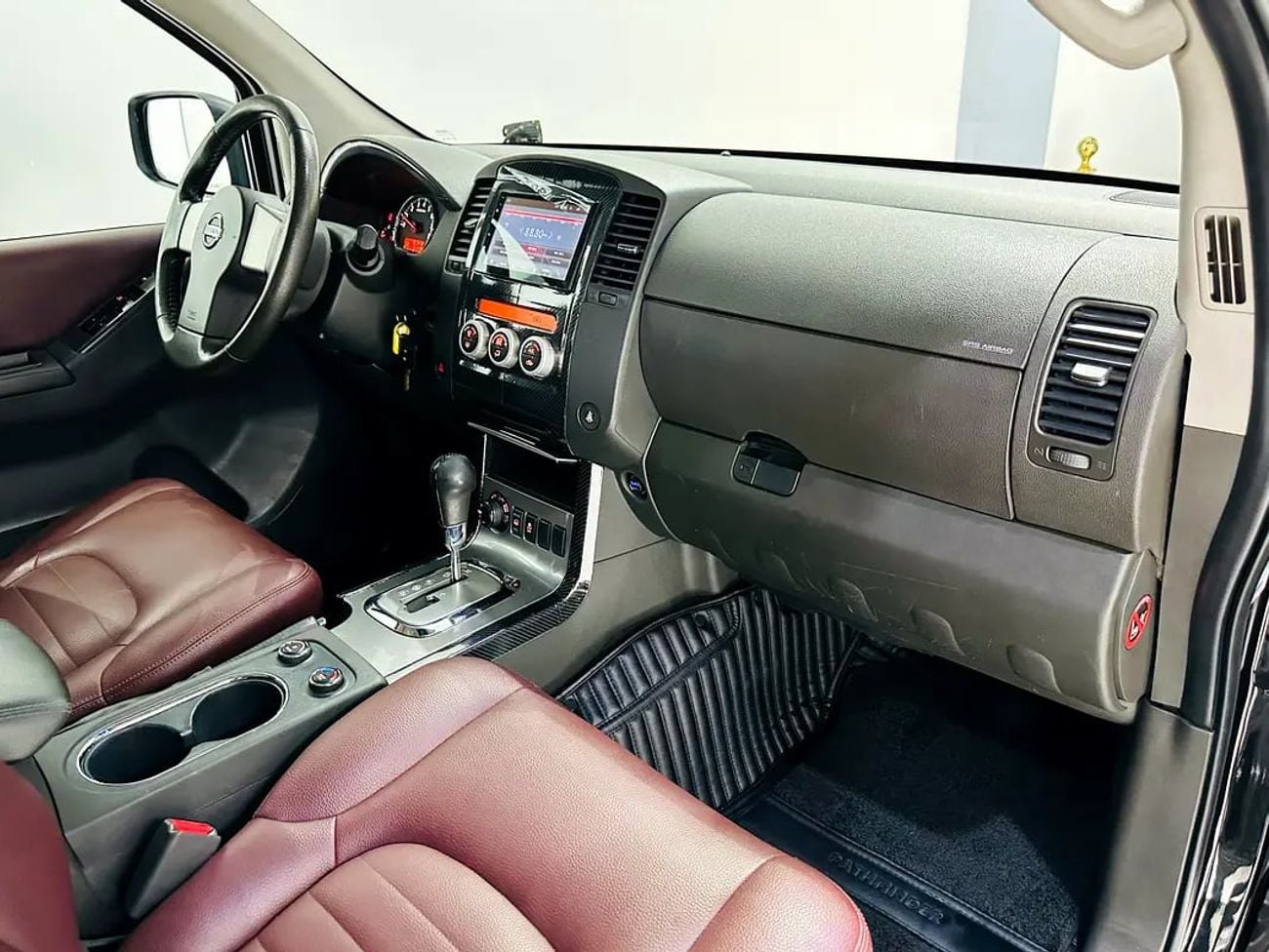 Nissan Pathfinder CLASSIC XE