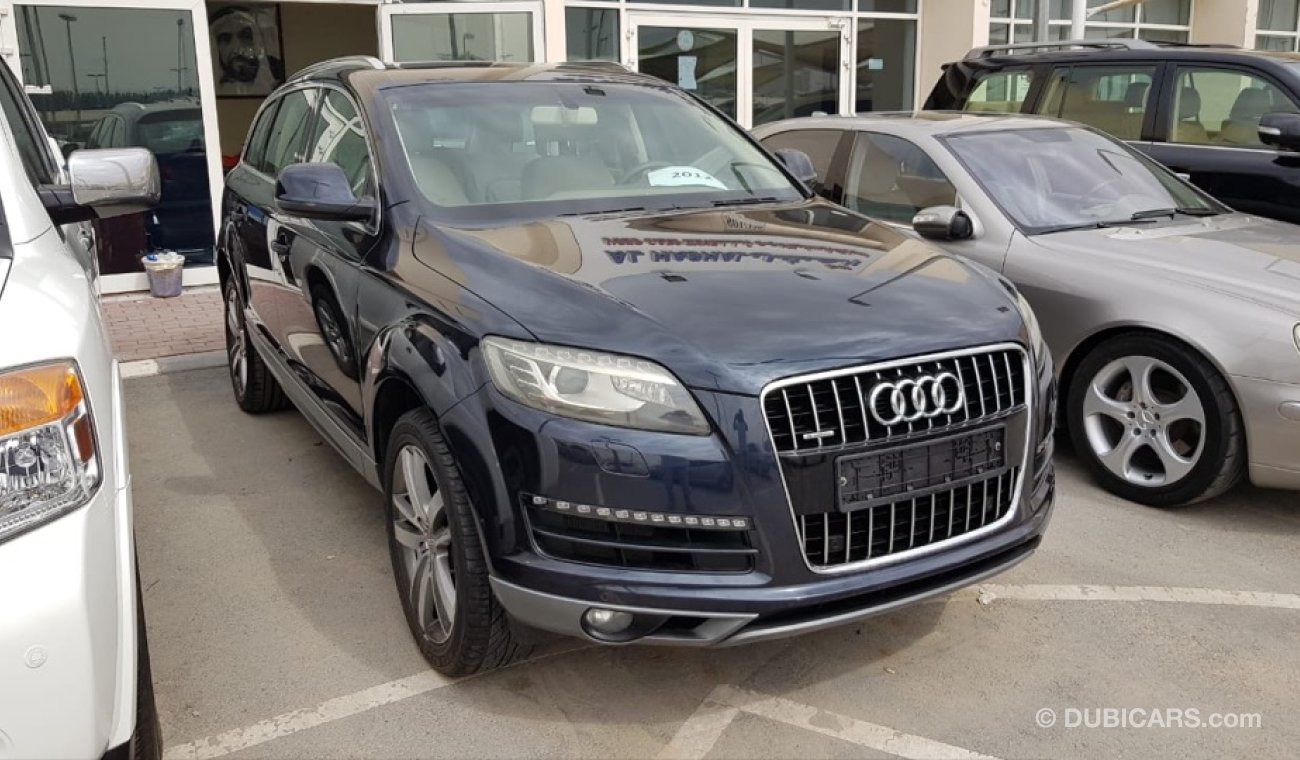 Audi Q7 Model 2012 car prefect condition full service full option low mileage one owner no need any