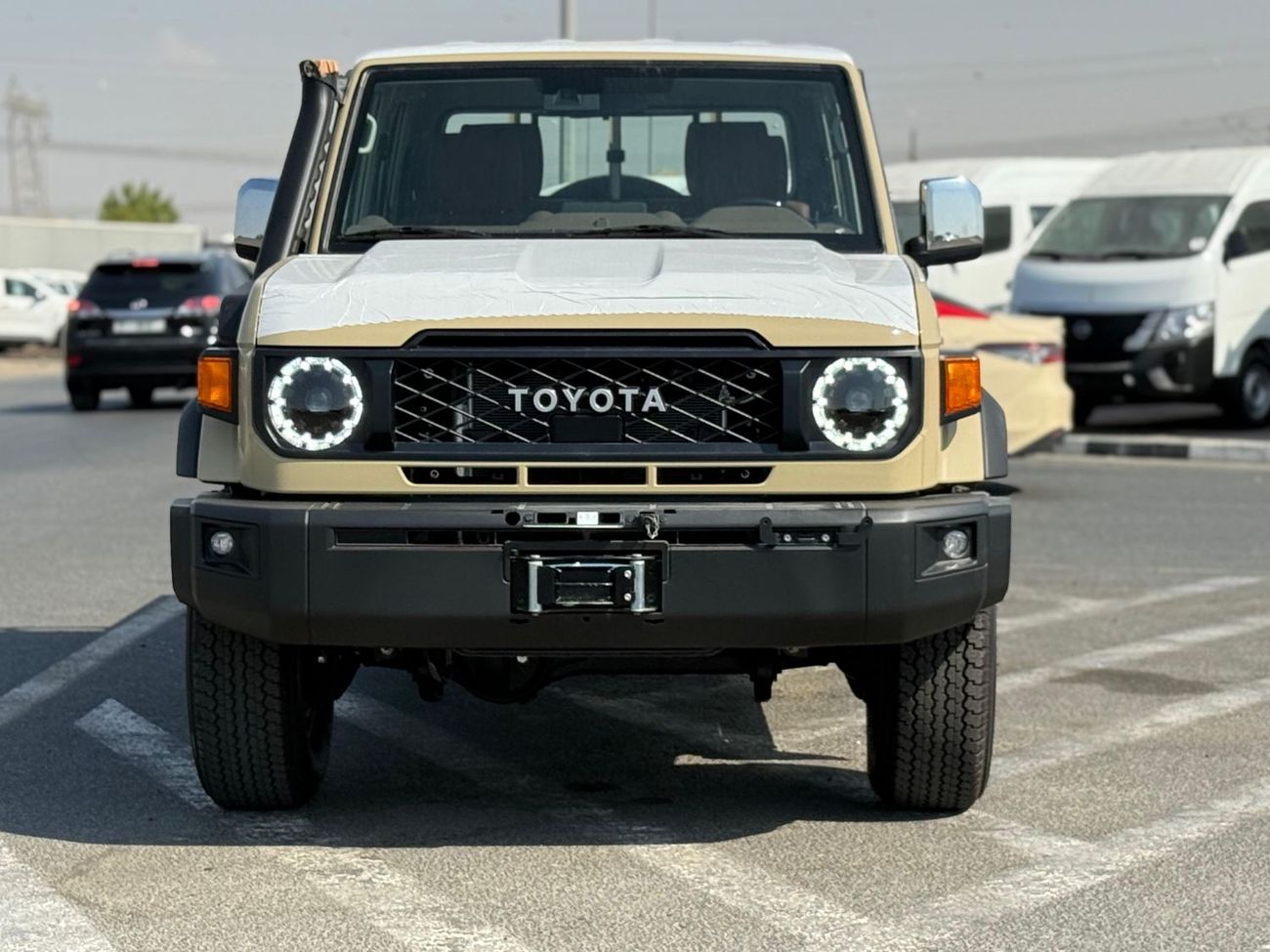 تويوتا لاند كروزر بيك آب 4.0L DOUBLE CAB FULL OPTION OMAN SPECS