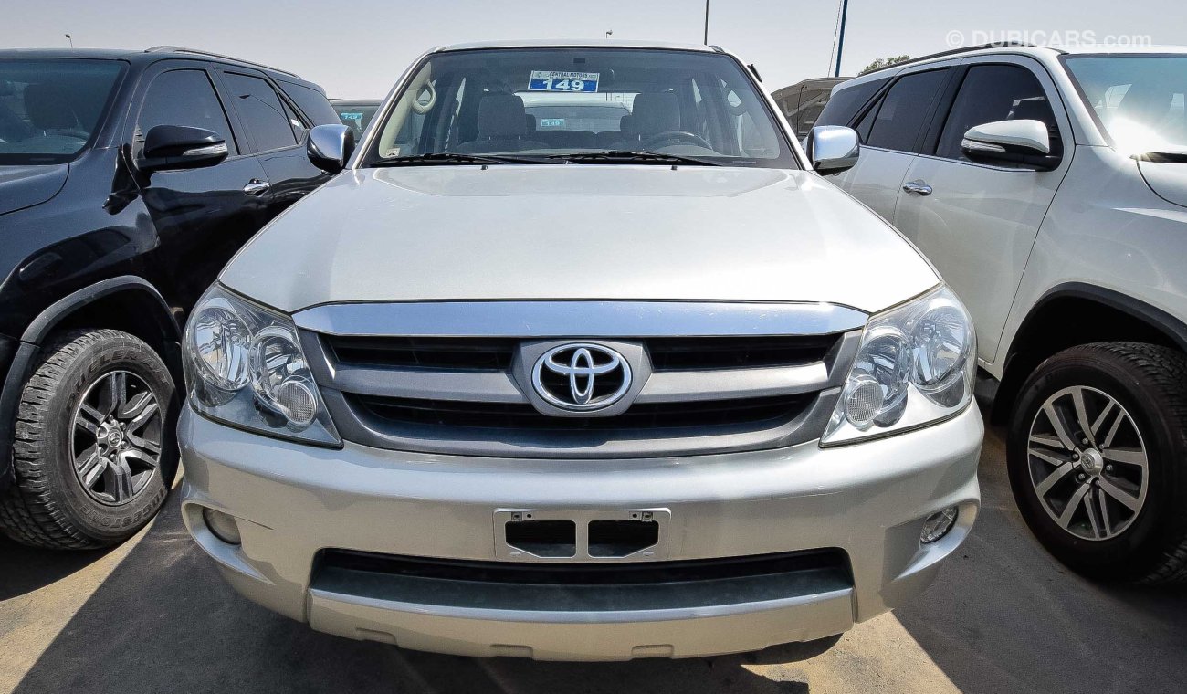 Toyota Fortuner SR5 2.7 4 cylinder Auto left hand drive EXPORT ONLY