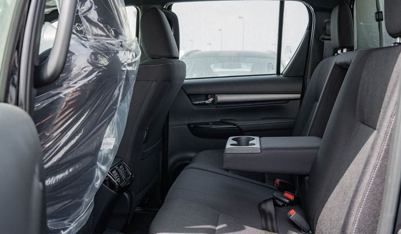 تويوتا هيلوكس 2025 Toyota Hilux Adventure 4.0L AT Petrol (Black)