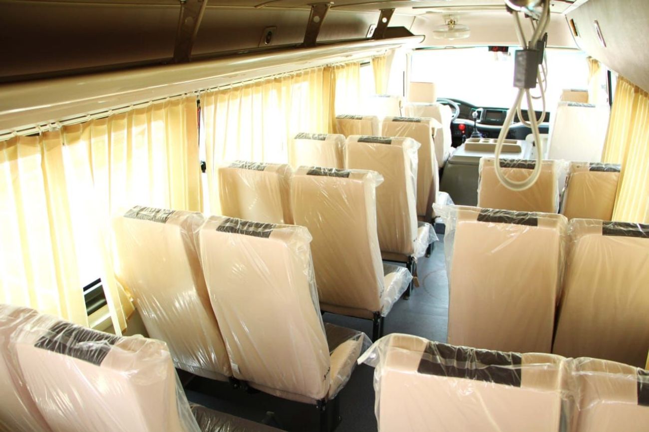 CHTC Bus 2023 CHTC Coaster 3.0 28STR - White inside Beige