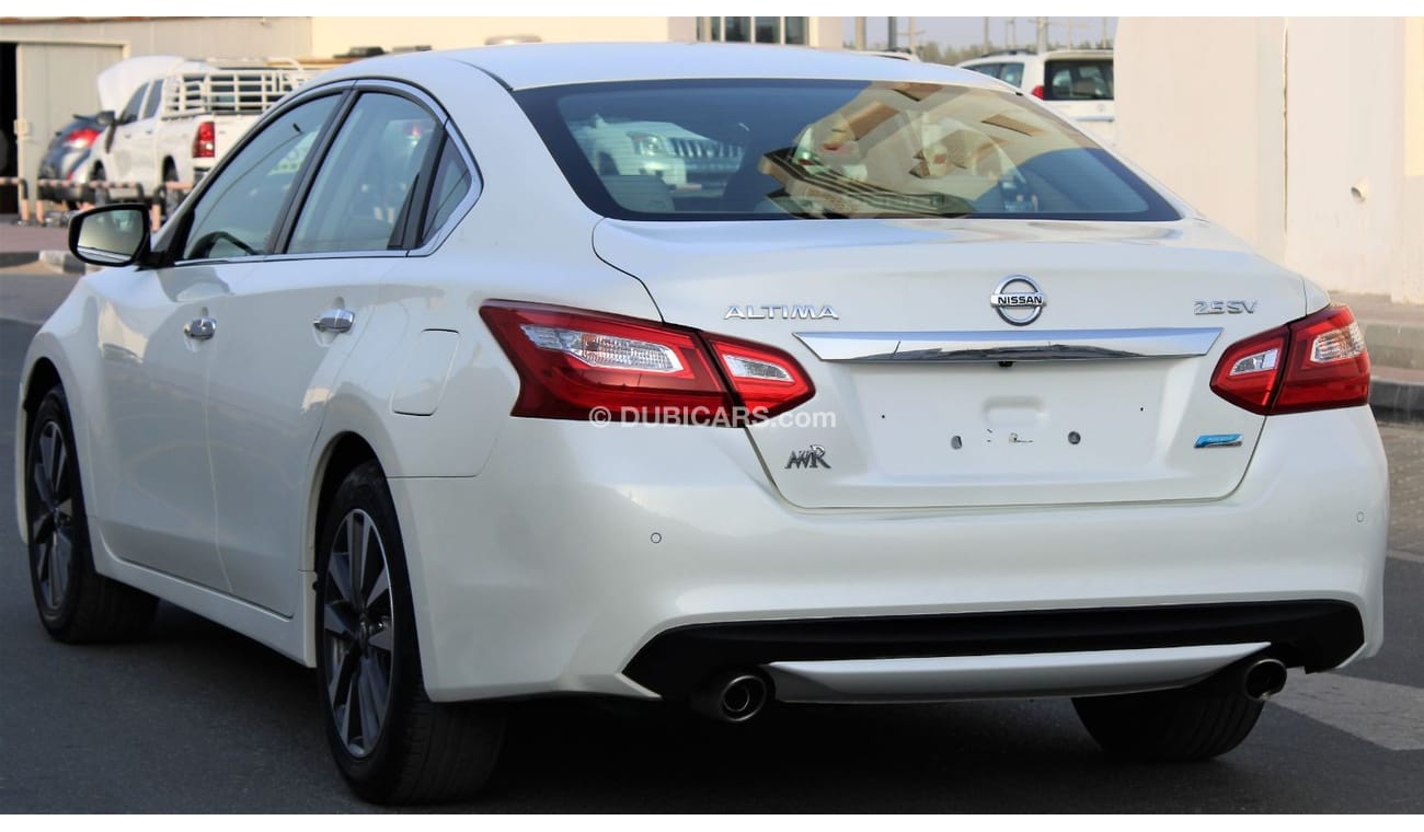 نيسان ألتيما نيسان التيما 2017 خليجي رقم 2 بحالة ممتازة بدون حوادث نظيفه جدا من الداخل والخارج