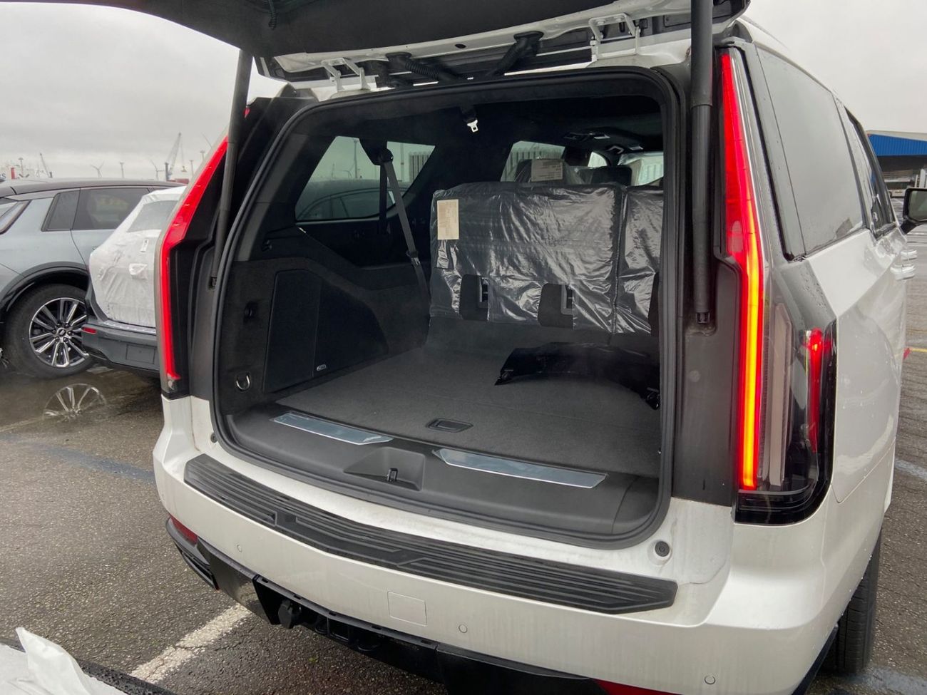 كاديلاك إسكالاد 6.2 V8 PETROL