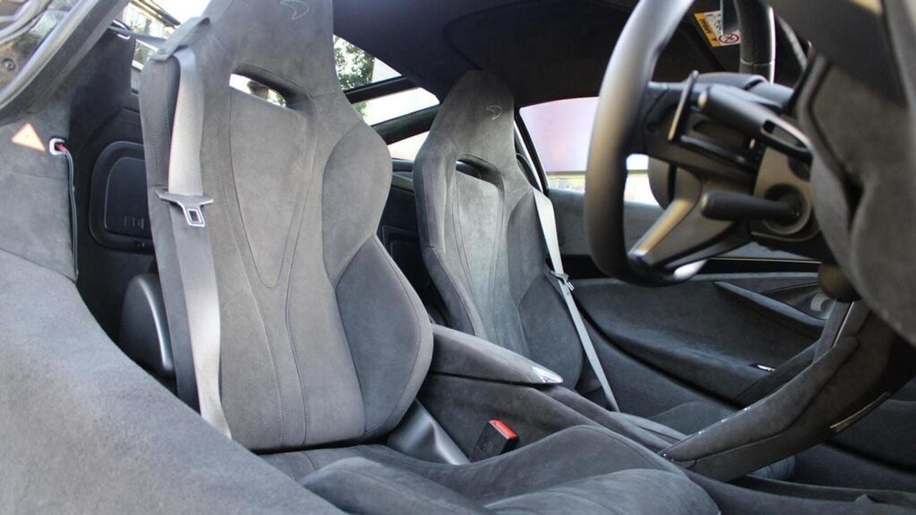 مكلارين 750S V8 2dr SSG Auto 4.0 (EXPORT ONLY) RIGHT HAND DRIVE