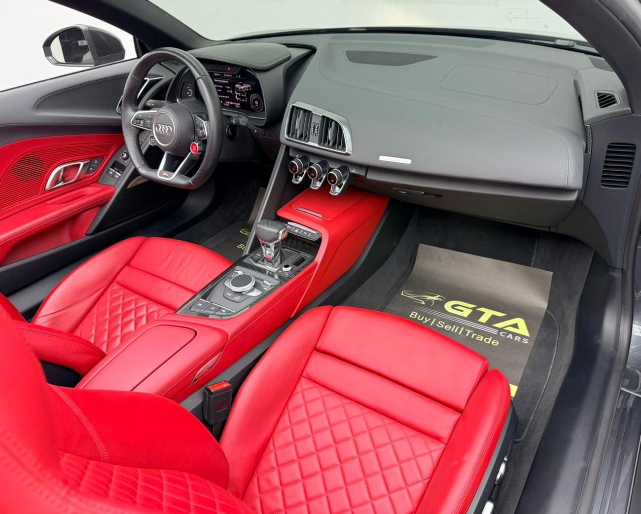 Audi R8 Spyder STD 2017 Audi R8 Spyder V10 + Package, Full Audi Service History, Full PPF, GCC