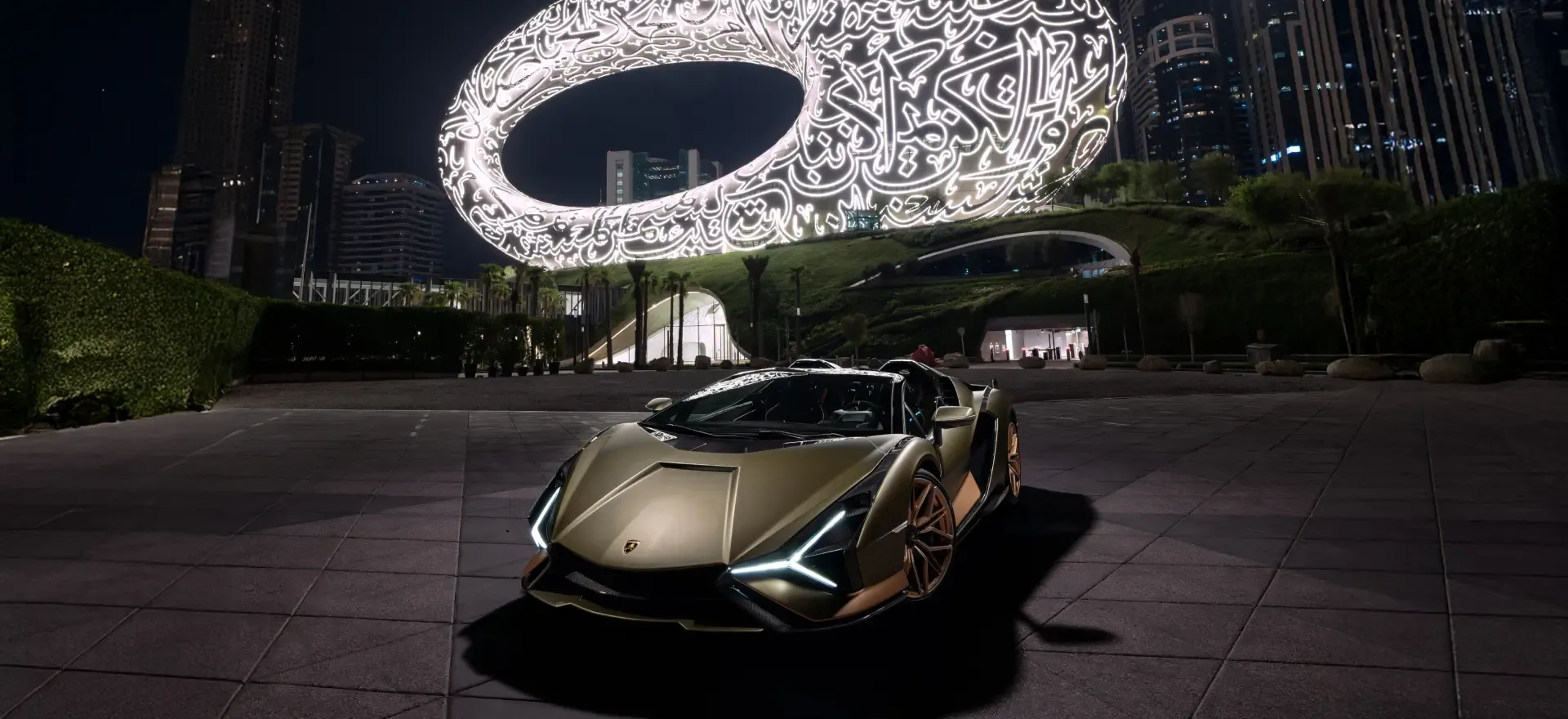 Lamborghini Sian Roadster exterior - Front Left Profile