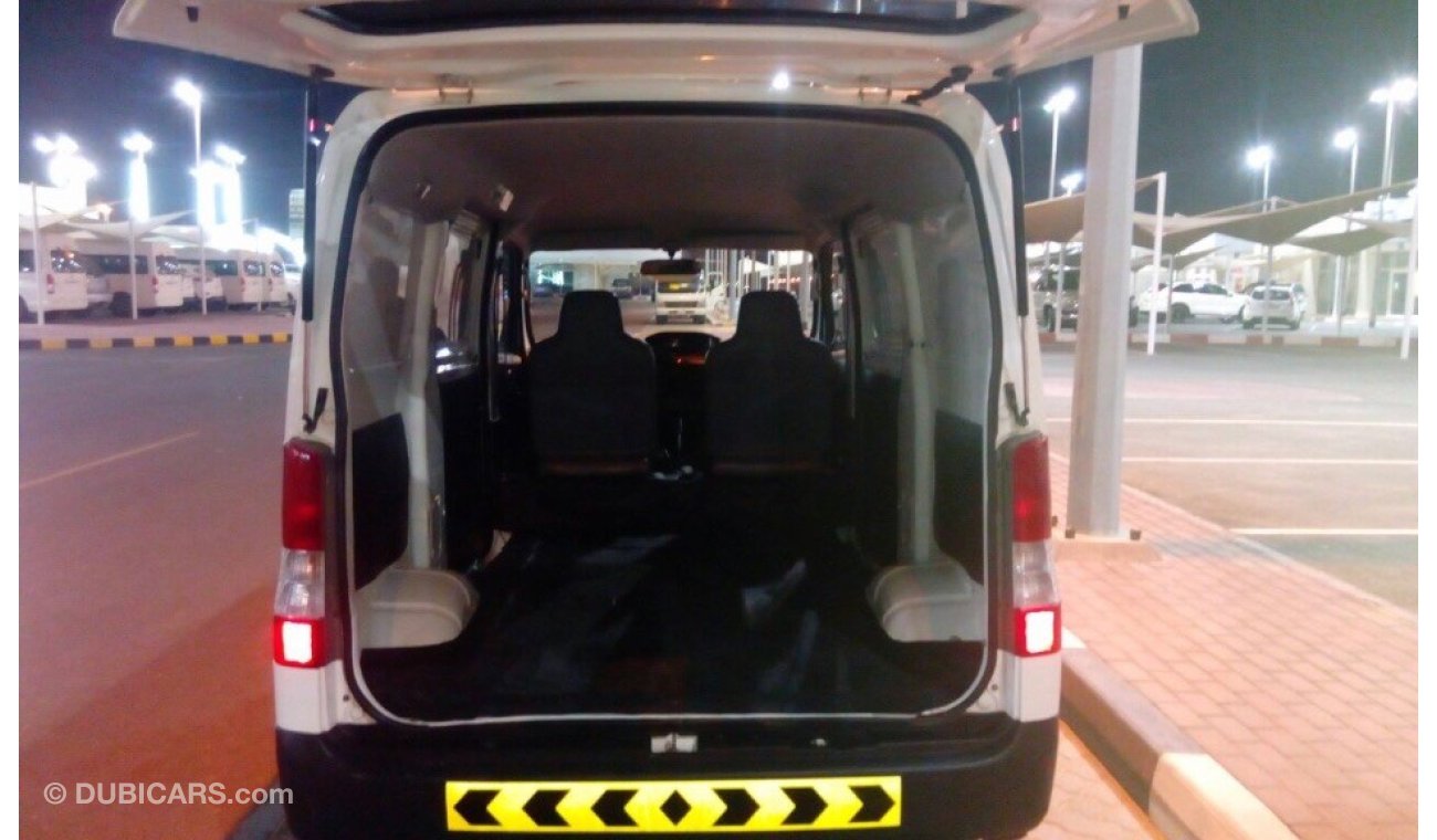 Daihatsu Gran Max 2014 van