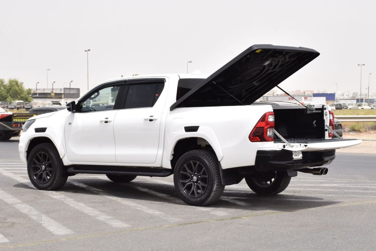 Toyota Hilux GR Sport 2.8L GR Sport 2.4L