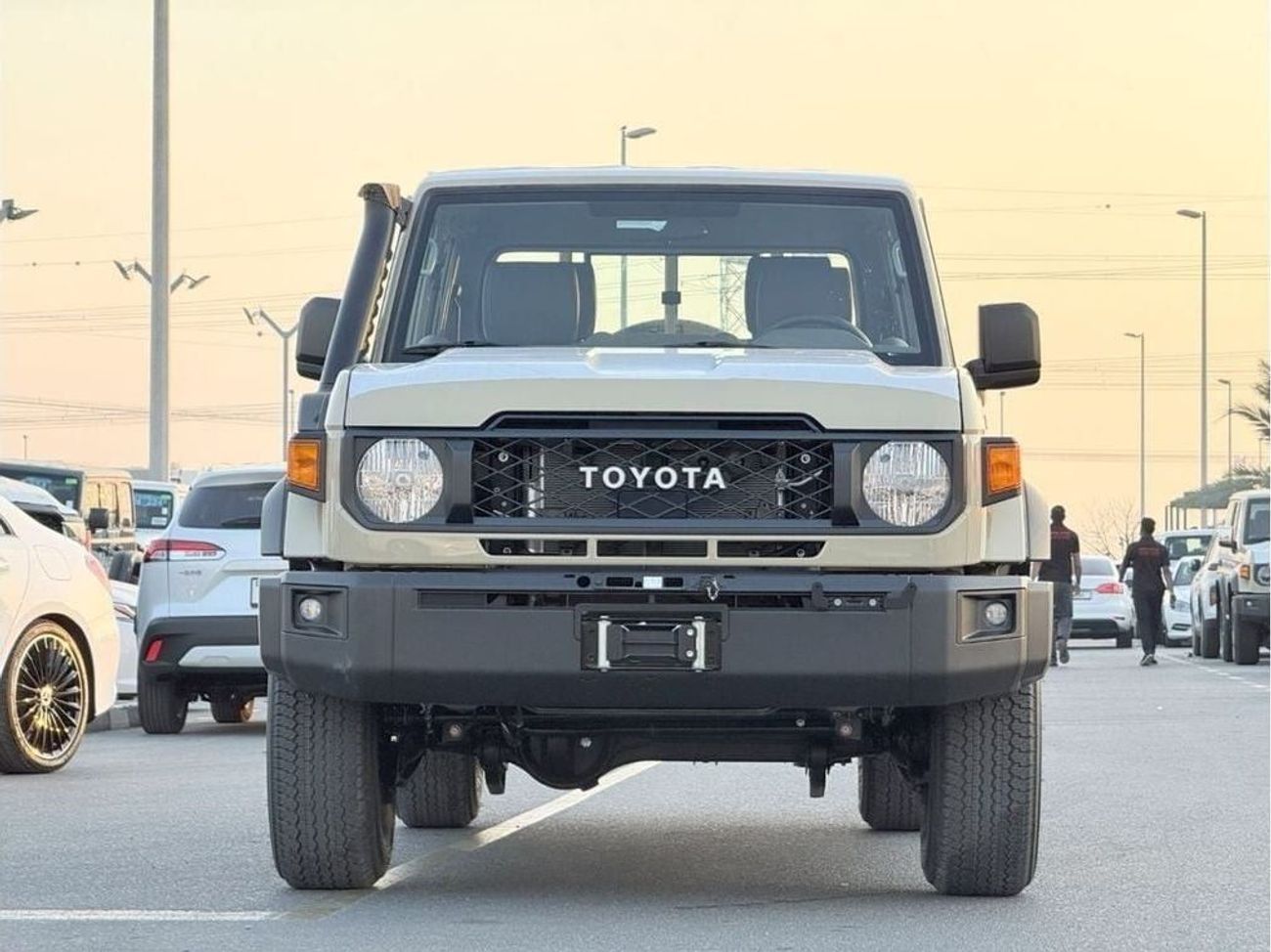 Toyota Land Cruiser Pick Up EXPORT ONLY - LC 79 DOUBLE CABIN AUTOMATIC