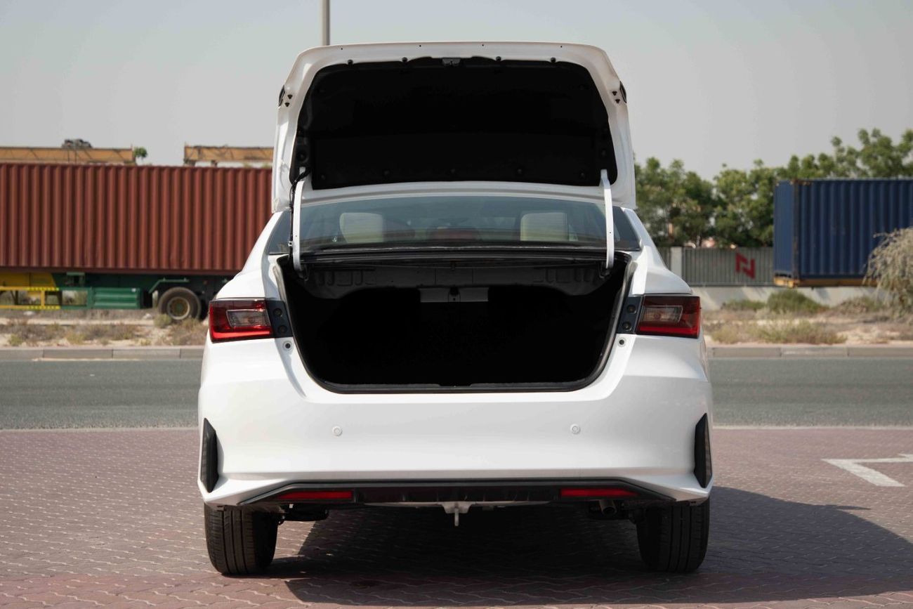 تويوتا يارس 2024 Toyota Yaris E 1.5 - White Inside Dark Brown | Export Only