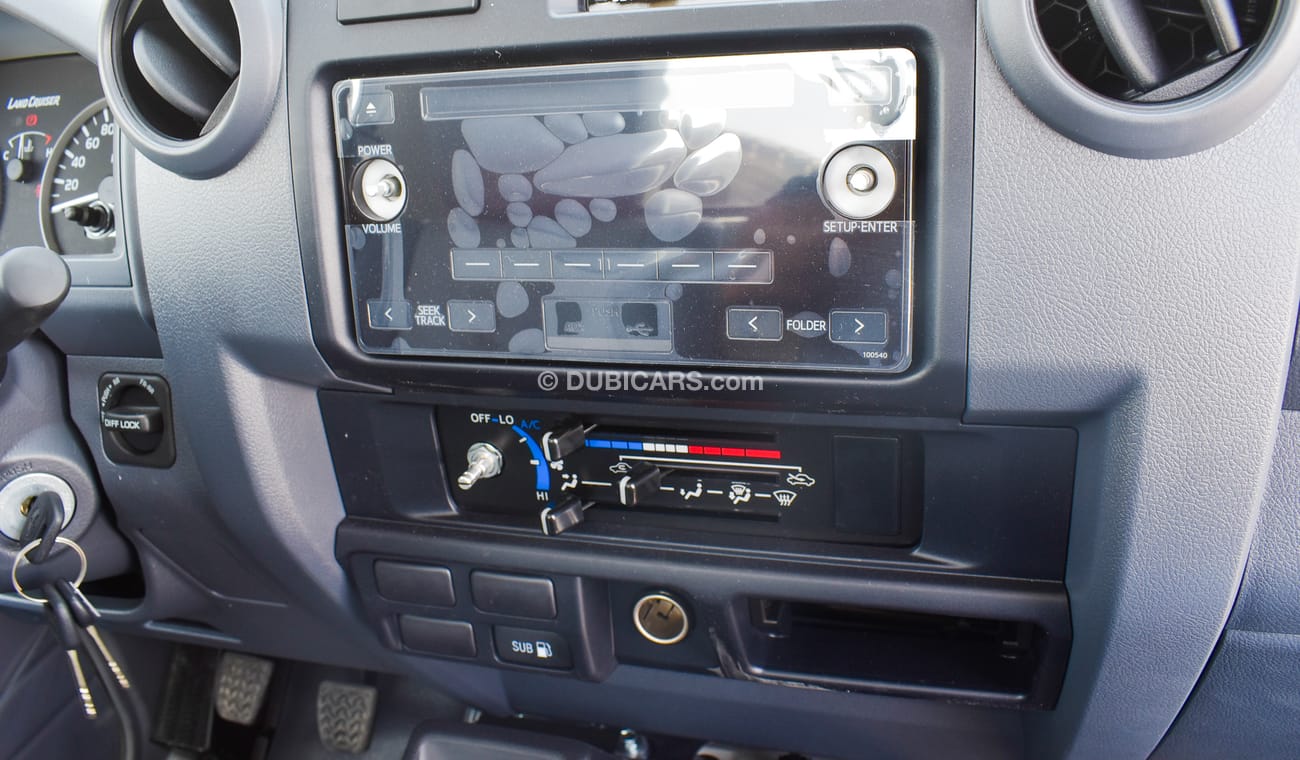 تويوتا لاند كروزر بيك آب 4.0L V6 Petrol