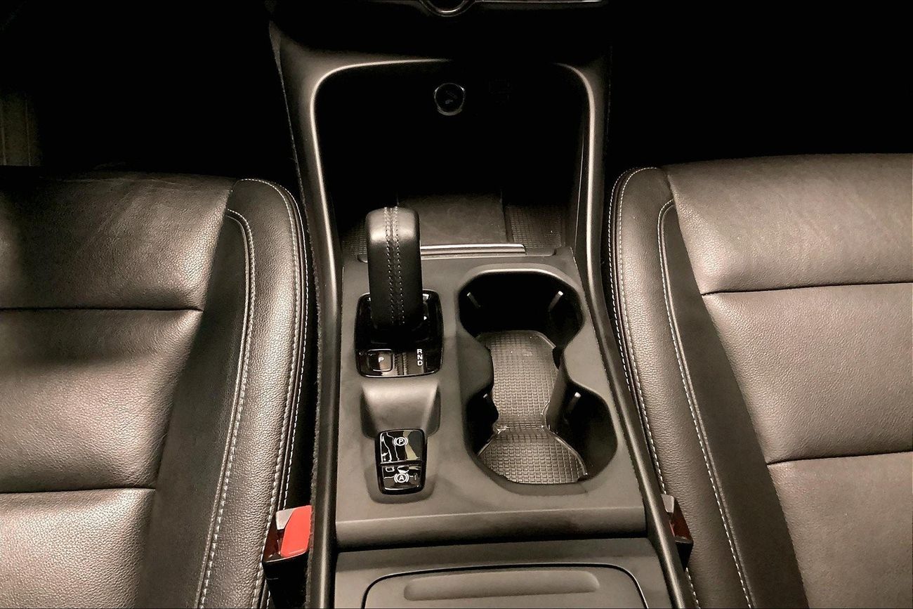 Volvo XC40 T4 Momentum | Guaranteed Warranty | 0 Down Payment