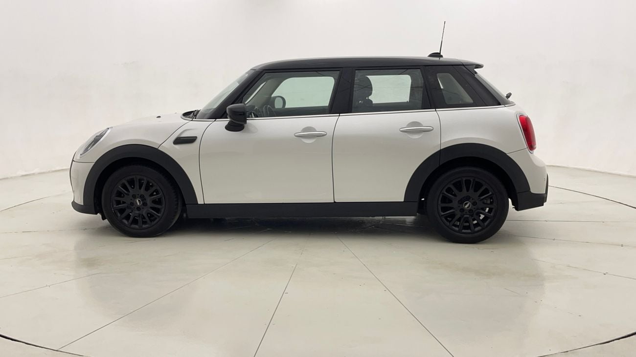 Mini Cooper Std 1.6L STD 1.5 | Zero Down Payment | Home Test Drive