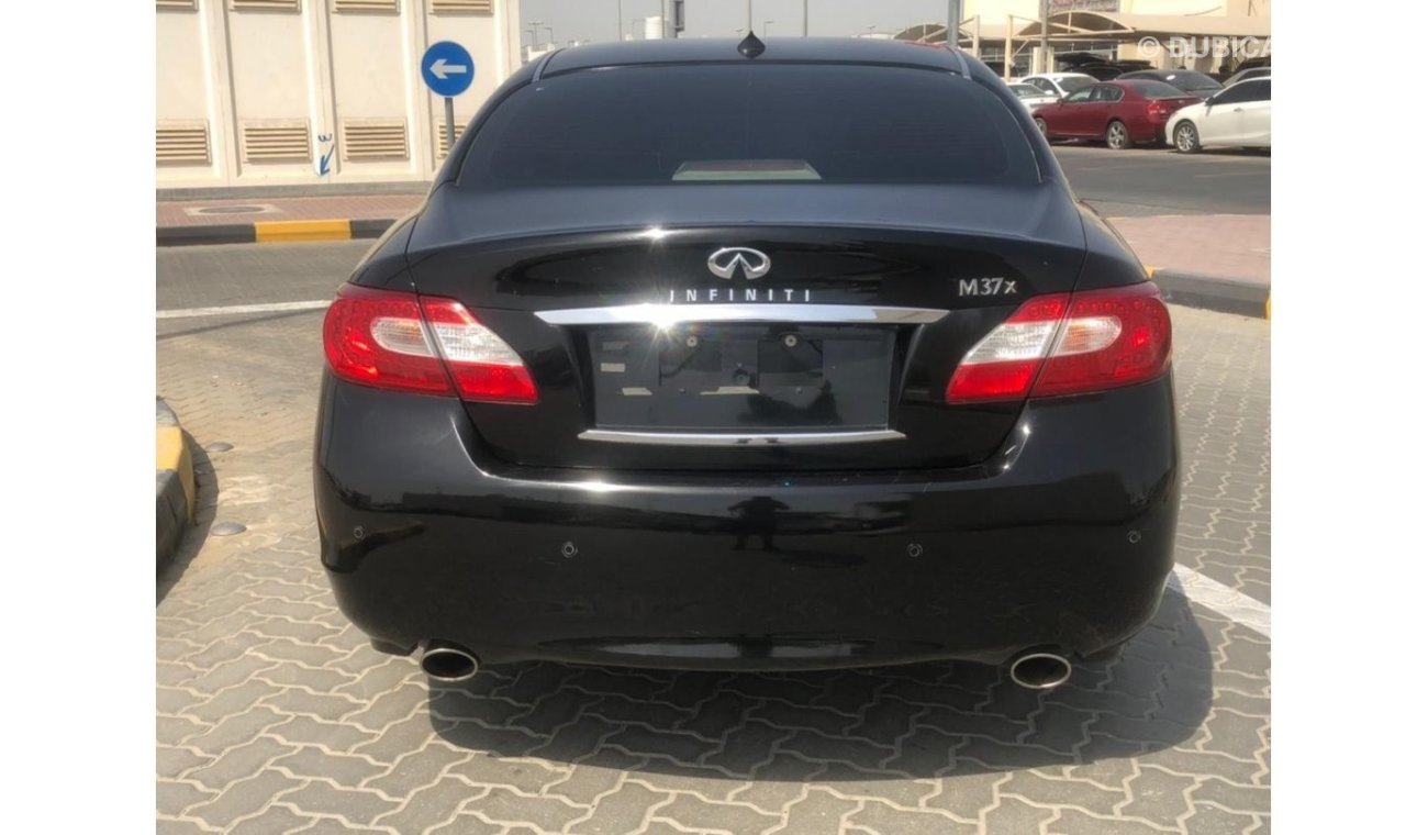 Infiniti M37 x American Specs