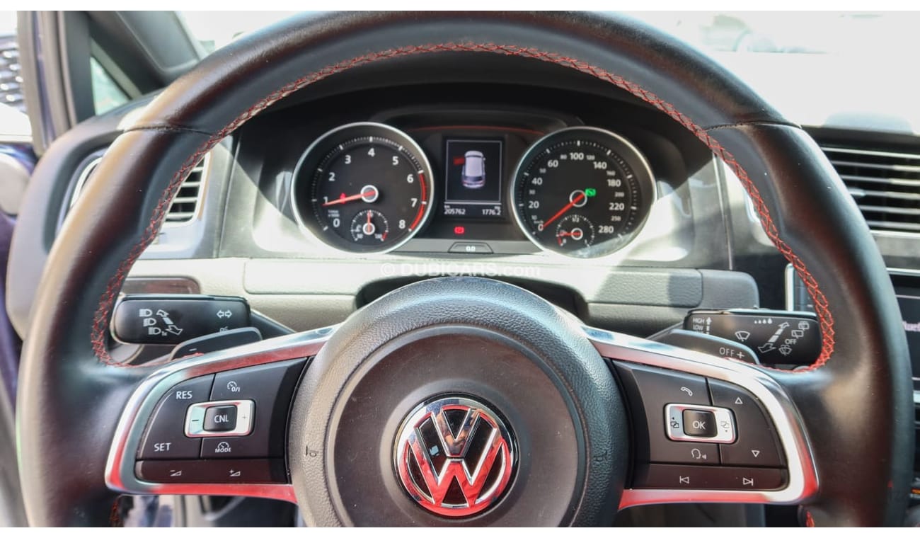 فولكس واجن جولف Volkswagen GTI 2014 GCC V4 Good Condition - Full Option