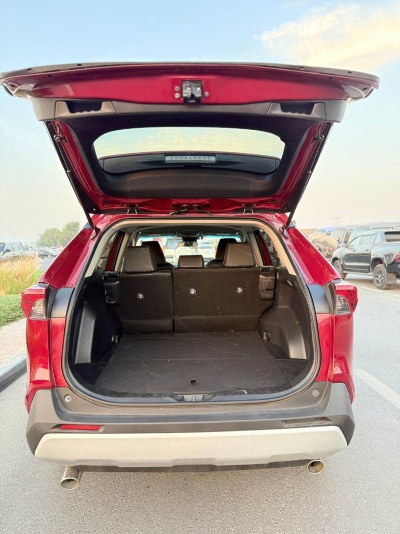 تويوتا راف ٤ 2021 leather seats, rims, rear camera