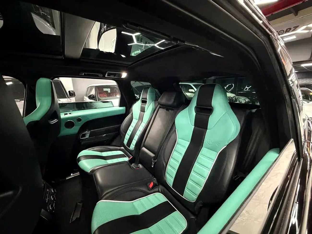 Land Rover Range Rover Sport SVR