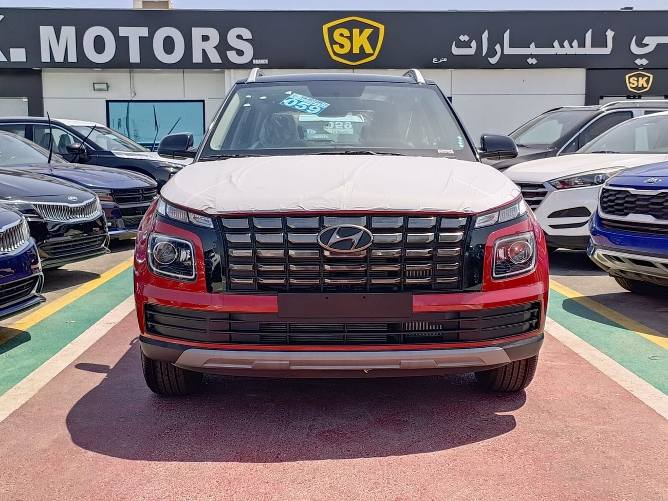 هيونداي فنيو QXI Premier Plus Turbo, 1.0L V4, Alloy Wheels, Sunroof (CODE # VEN10AF)