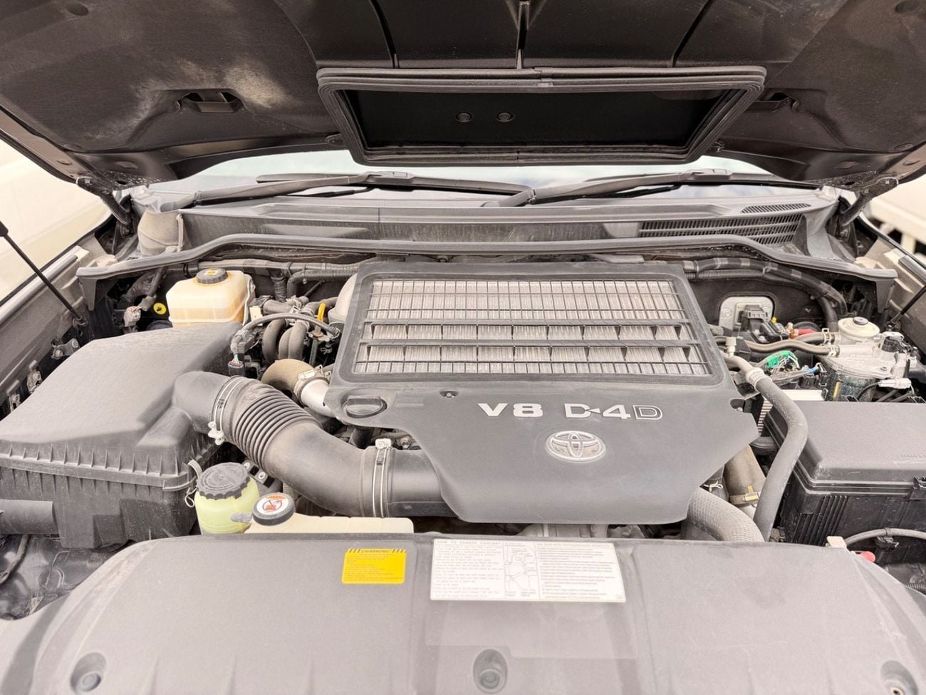 Toyota Land Cruiser GXR Sahara Full Option