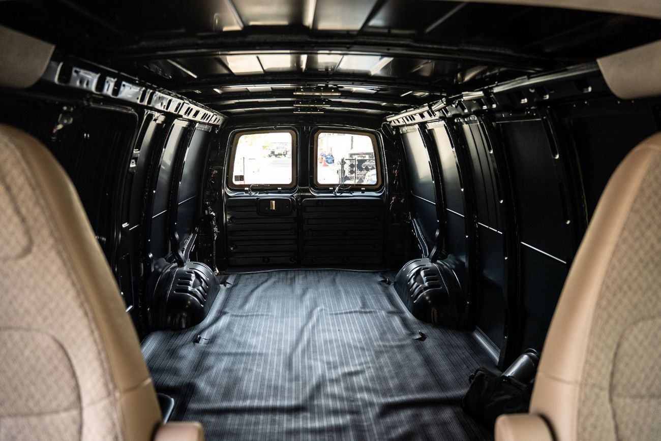 جي أم سي سافانا 3500 Cargo Extended Wheelbase 2023 GCC 6.6L V8 0Kms