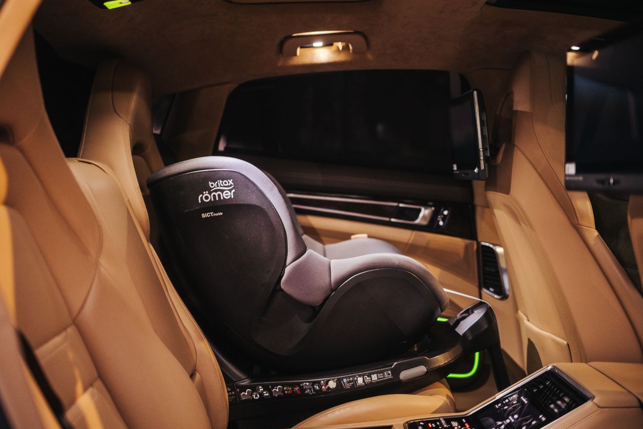 Porsche Panamera Turbo 4.0L AWD