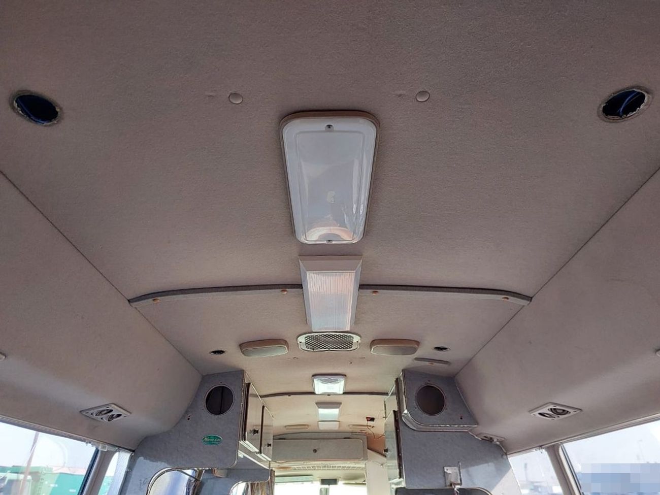 Toyota Coaster TOYOTA COASTER BUS 1997 RHD 4.1 L DIESEL AUTOMATIC (PM04890)