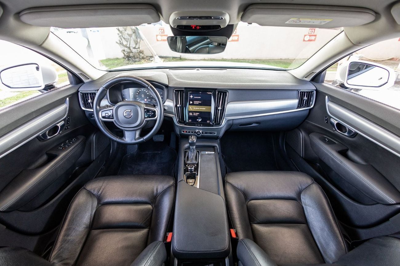 Volvo S90 Momentum 2.0L