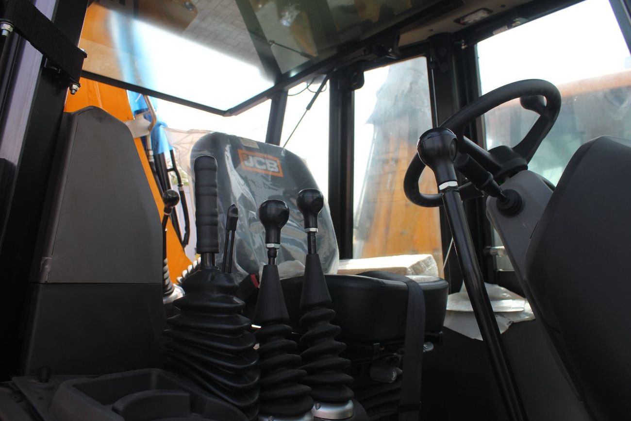 JCB 3DX