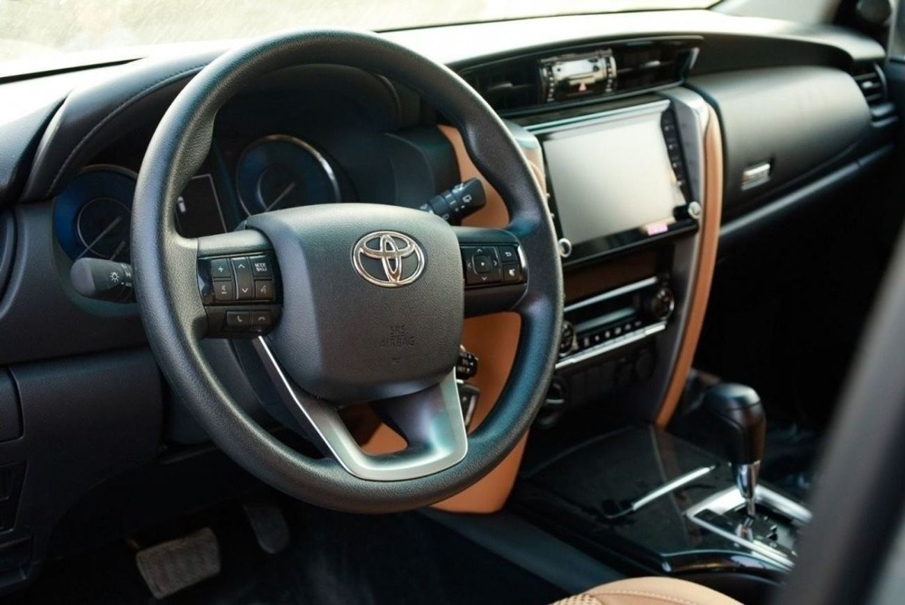 Toyota Fortuner Toyota Fortuner SR5 2.7L petrol 7Seats 4WD full option 2024